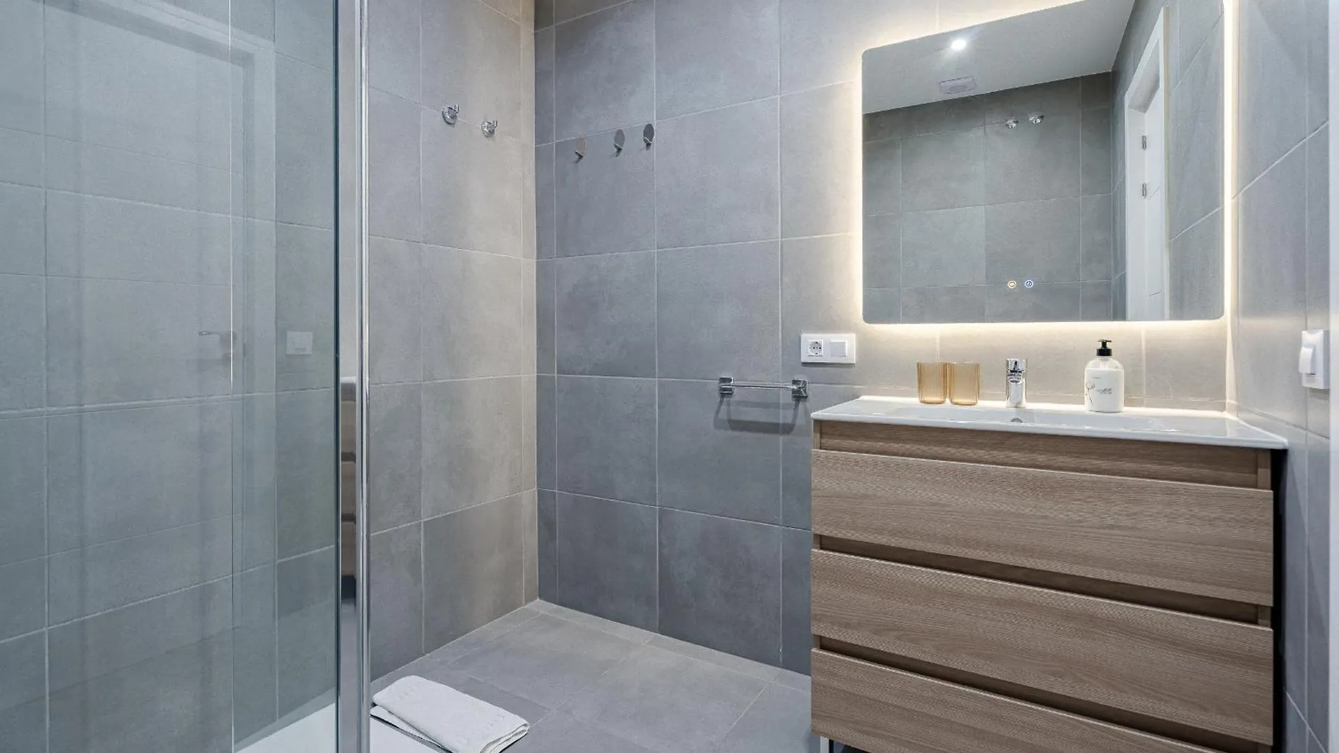 Villa Caterina, Luxury Villa With Heated Pool Ocean View In Adeje, Tenerife アデヘ 0*,  スペイン