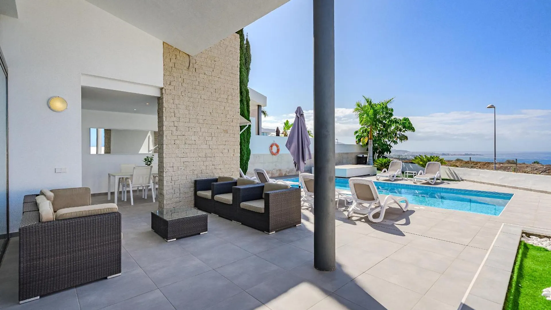 Villa Caterina, Luxury Villa With Heated Pool Ocean View In Adeje, Tenerife アデヘ