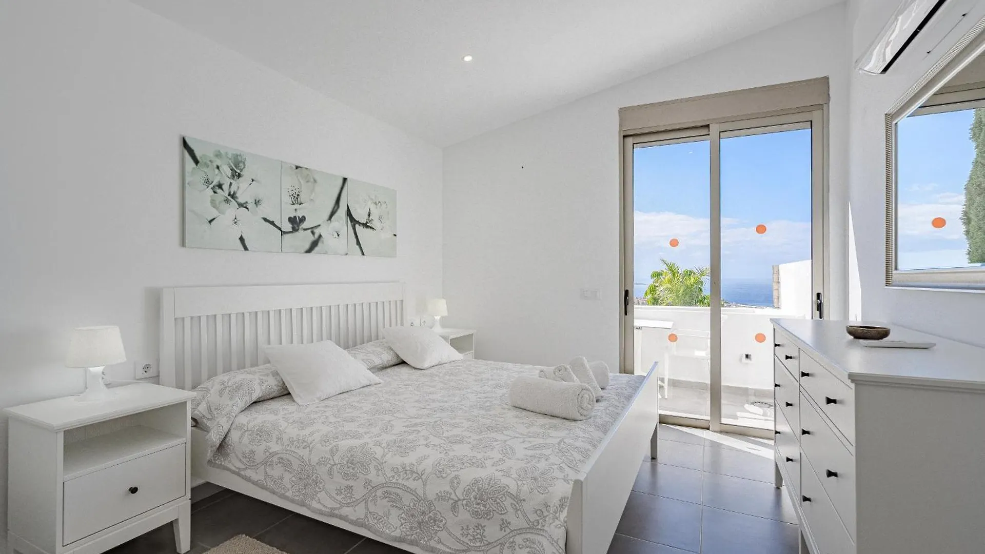 Villa Caterina, Luxury Villa With Heated Pool Ocean View In Adeje, Tenerife アデヘ
