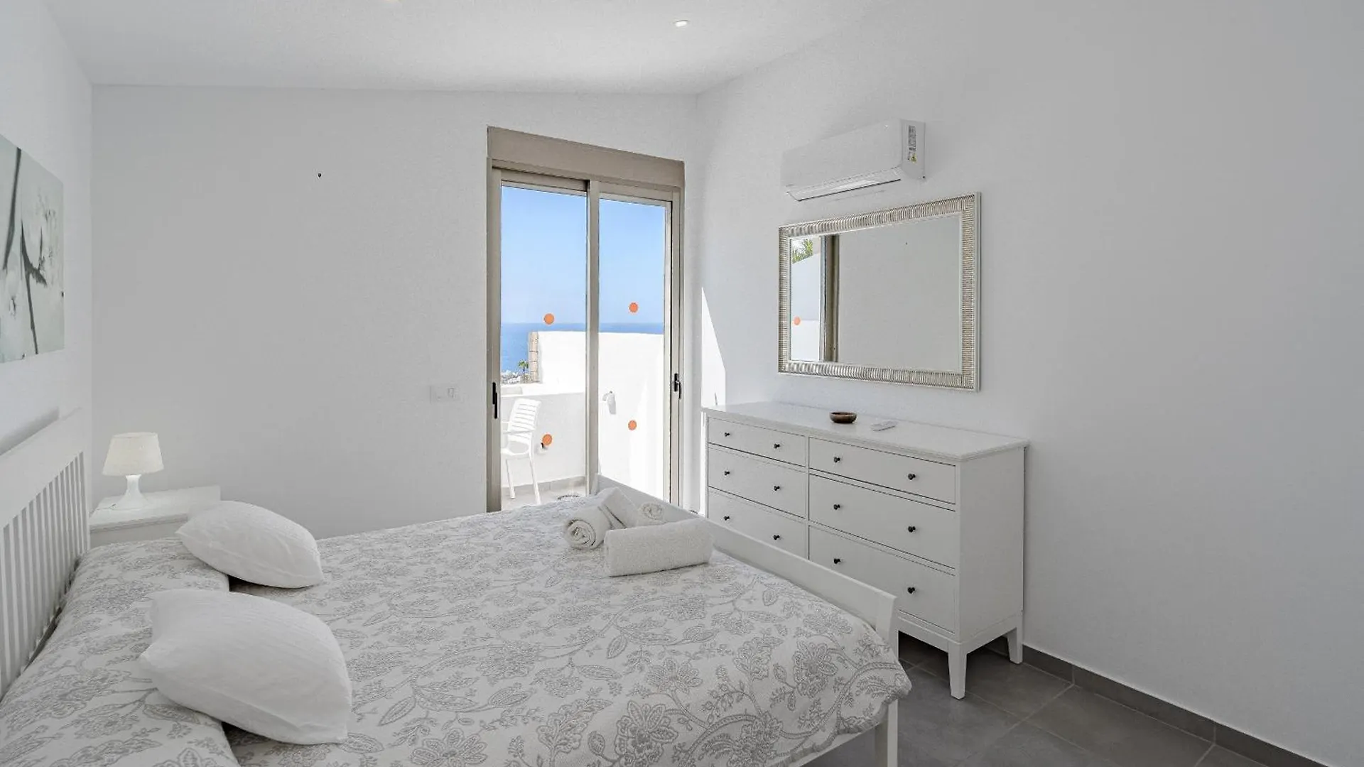 Villa Caterina, Luxury Villa With Heated Pool Ocean View In Adeje, Tenerife アデヘ